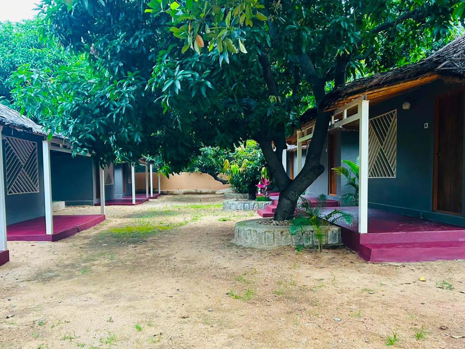 Hampi Village Resort & Tutti Cafe Exterior foto