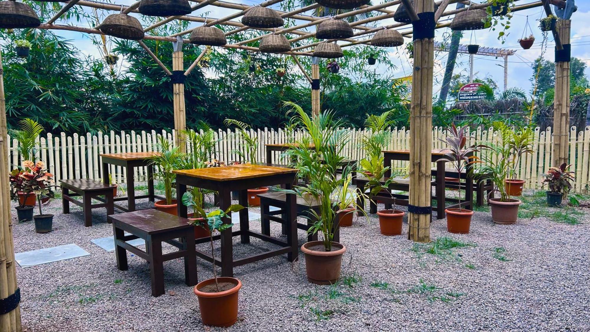 Hampi Village Resort & Tutti Cafe Exterior foto